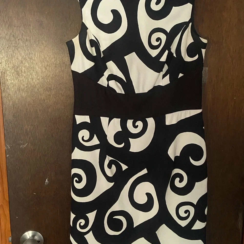 Alyx Black and White Swirl Dress - Picture 2 of 7